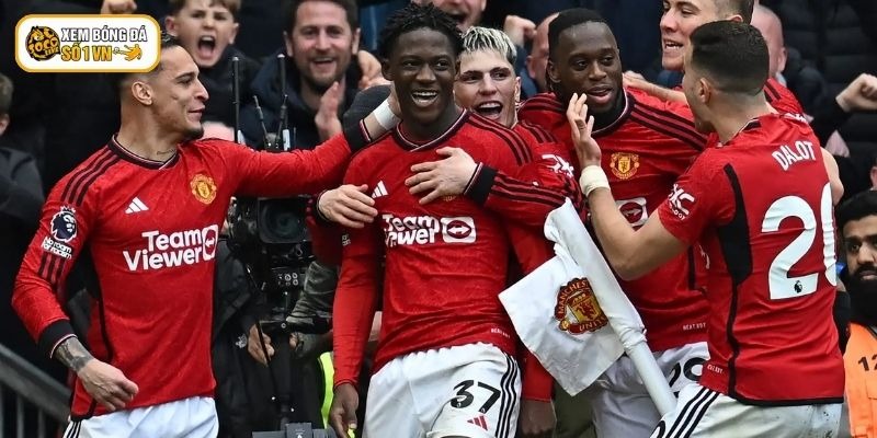 Câu lạc bộ bóng đá Manchester United được nhận định là CLB giàu truyền thống và vĩ đại
